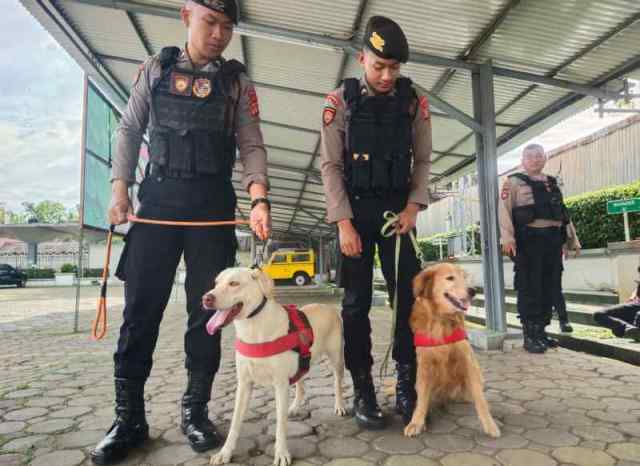 Dua Petugas Ini Siap Amankan Nataru Daop Bandung Pelita Jabar