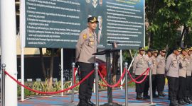 APEL PAGI : Kapolres Majalengka saat memimpin Apel Pagi Jam Pimpinan di halaman Mapolres Majalengka, Senin pagi 28 Juli 2025. PJ/Dok
