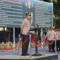 APEL PAGI : Kapolres Majalengka saat memimpin Apel Pagi Jam Pimpinan di halaman Mapolres Majalengka, Senin pagi 28 Juli 2025. PJ/Dok