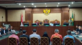 Mantan pejabat PT Antam Tbk jalani sidang pembacaan vonis di Pengadilan Tipikor Jakarta. Foto INILAH.COM