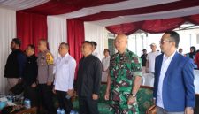 APRESIASI : Pemkab Garut mengapresiasi inovasi alat pembakar sampah Insinerator karya putra daerah, saat peresmian di Pasar Cibatu, Garut. PJ/Jang 