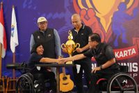 FOTO BERSAMA: Drs. Dadan Nuryana (Topi putih) foto bersama dengan Chef De mission ASEAN Games 2025, Reda Mantovani dengan Ketua NPCI Jawa Tengah Ibu Osrita  dan Yasin Onasie Ketua NPCI DKI Jakarta. 