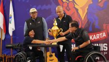 FOTO BERSAMA: Drs. Dadan Nuryana (Topi putih) foto bersama dengan Chef De mission ASEAN Games 2025, Reda Mantovani dengan Ketua NPCI Jawa Tengah Ibu Osrita  dan Yasin Onasie Ketua NPCI DKI Jakarta. 