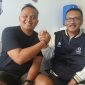FOTO BERSAMA : Sekum Pengcab Akuatik Kota Bandung Salahudin Al Ayubi (kanan) bersama Binpres Akutik M Idham Dasuki. PJ/Joel
