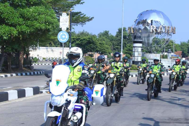 Dandim 0617/Majalengka Letkol Inf Fahmi Guruh Rahayu, patroli guna mengantisipasi unjuk rasa (UNRAS) di wilayah Kabupaten Majalengka, Senin (1/9/2025). PJ/Zan