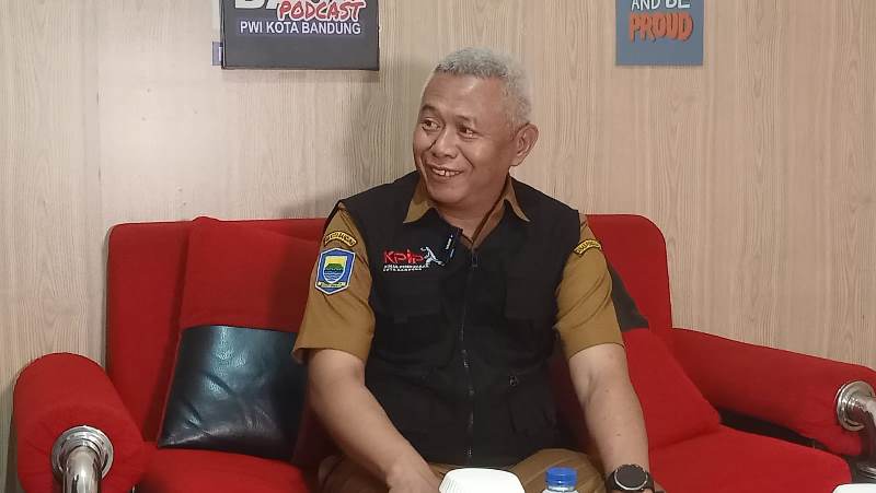 Sekretaris Dinas Pendidikan Kota Bandung, Dr. Edy Suparjoto saat menjadi narasumber di Basa Basi Podcast Pokja PWI Kota Bandung. PJ/Dok