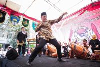 Wakil Wali Kota Bandung Erwin mengapresiasi sunatan massal yang digagas Ormas Manggala Gajah Putih. PJ/Dok