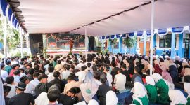 Wakil Wali Kota Bandung Erwin mengingatkan siswa pentingnya meningkatkan literasi digital. PJ/Dok