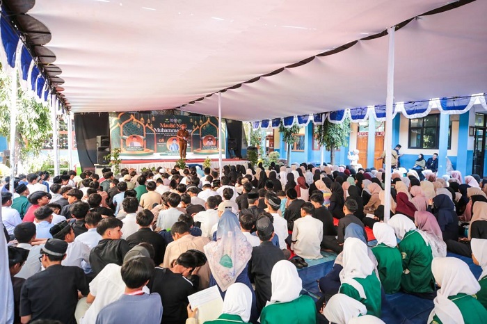 Wakil Wali Kota Bandung Erwin mengingatkan siswa pentingnya meningkatkan literasi digital. PJ/Dok