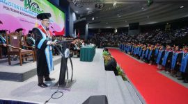 Menteri Sosial Saifullah Yusuf (Gus Ipul) mengukuhkan 430 wisudawan Polteksos di Sabuga Bandung, Kamis (25/09/2025). PJ/Mal 