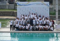 Walikota Bandung dan para atlet akuatik dan polo air berpose disela Kejurnas Renang dan Polo Air Bandung Utama. PJ/Joel