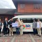 BRI Peduli menyerahkan satu unit Ambulance kepada Yayasan Dian Ar-Rokhmat Kuningan. PJ/Dok