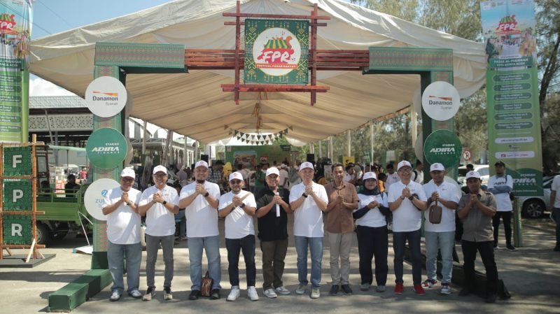 Manajemen Adira Finance berpose bersama usai membuka FPR 2025 di Banda Aceh