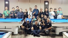 Atlet PIBSI Kota Bandung lolos BK Porprov berpose dengan Ketum POBSI Kota Bandung dan Jabar. PJ/Joel