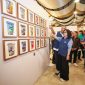 Wali Kota Bandung Farhan saat melihat sejumlah lukisan di Bandung Fair 2025. PJ/Dok