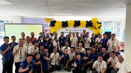 Seremoni bergabungnya Mandala Finance dengan Adira Finance, dilakukan serentak di sepuluh kota di Indonesia, termasuk di Banjaran Jabar dan berpusat di kantor cabang Bekasi. PJ/Dok
