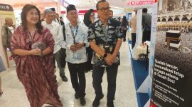 Kadisparbud Jabar bersama Ketua DPD Jabar dan Pusat berkeliling melihat booth di Pameran IHTF 2025 di Festival City Link Bandung. PJ/Val