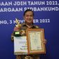 Almarhum Salman Fauzi saat menerima JDIH Award 2023. PJ/Dok