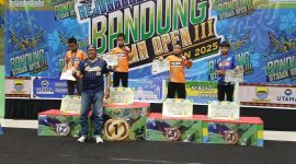 Taqi Arena Badminton Academy tampil perkasa mematahkan kedigjayaan Klub Mutiara Cardinal sekaligus tampil sebagai juara umum Kejuaraan Bulutangkis Bandung Utama Open III tahun 2025. PJ/Joel