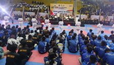 Ketua Umum Pengurus Besar (PB) Federasi Olahraga Karate-Do Indonesia (FORKI) Marsekal TNI (Purn) Hadi Tjahjanto membuka Kejurnas BKC 2025 di GOR C-Tra Arena Bandung. PJ/Joel