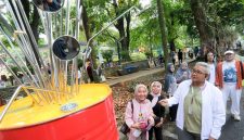 Wali Kota Bandung saat meninjau Pasar Seni ITB. PJ/Dok