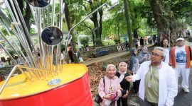 Wali Kota Bandung saat meninjau Pasar Seni ITB. PJ/Dok