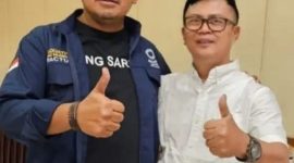 Ir. R. Darwin Suratman Winata, ST. MAP. AIFO saat berfoto  dengan Walikota Bandung M. Farhan.