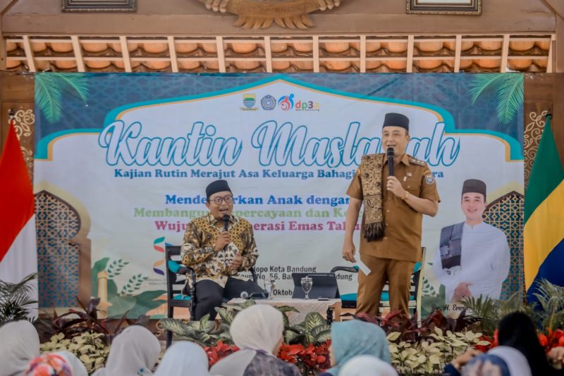 Erwin saat Pengajian Rutin TP PKK Kota Bandung edisi ke-4 Tahun 2025 bertajuk 