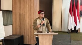 Ketua DPC PDI Perjuangan Kota Bandung, Andri Gunawan, S.AK., S.M., saat membuka pelatihan literasi media digital. PJ/Dok