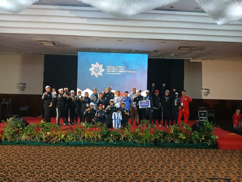 Walikota Bandung M. Farhan menutup SO SEA Football Competition 2025. PJ/Joel