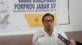 Sekretaris Umum Pengprov GABSI Jawa Barat Dr. Ir. Kurnia Praja menjelaskan terkait BK Porprov XV cabor Bridge. PJ/Joel