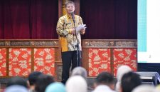 Wagub Jabar Erwan Setiawan meminta semua pihak ikut mengatasi stunting dengan cara 