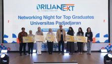 Bank BRI melalui program BRILIANEXT memberikan Golden Ticket kepada mahasiswa Unpad berprestasi. PJ/Dok