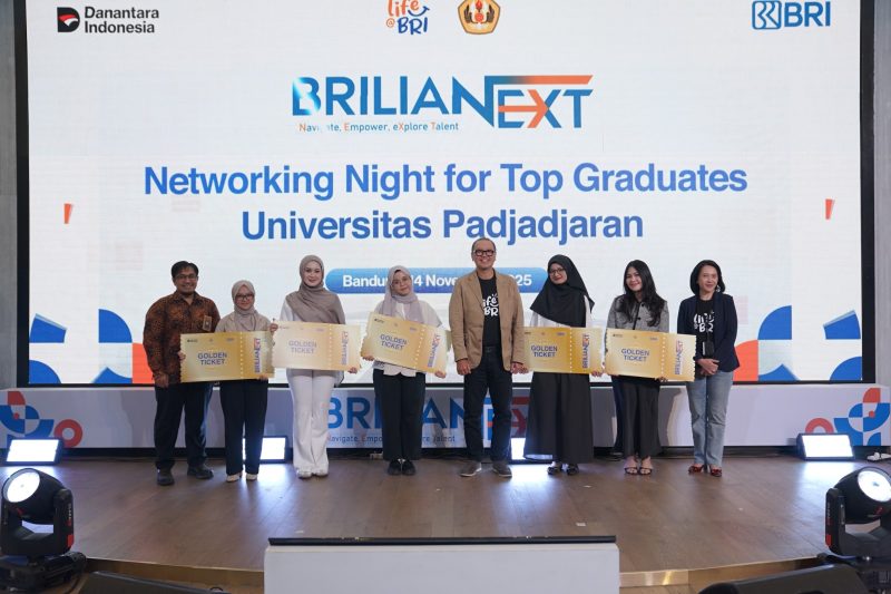 Bank BRI melalui program BRILIANEXT memberikan Golden Ticket kepada mahasiswa Unpad berprestasi. PJ/Dok