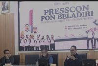 Ketua Umum KONI Kota Bandung (tengah) saat pressconference terkait PON Beladiri yang baru saja usai, di Kudus beberapa waktu lalu. Foto : BandungPos
