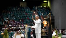 Gubernur Jabar Dedi Mulyadi saat menghadiri Peringatan Hari Kesatuan Gerak (HKG) PKK ke-53 sekaligus Hari Kesehatan Nasional (HKN) ke-61 tingkat Provinsi Jawa Barat di Sabuga Bandung, Selasa 18 November 2025. P/Dok