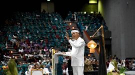 Gubernur Jabar Dedi Mulyadi saat menghadiri Peringatan Hari Kesatuan Gerak (HKG) PKK ke-53 sekaligus Hari Kesehatan Nasional (HKN) ke-61 tingkat Provinsi Jawa Barat di Sabuga Bandung, Selasa 18 November 2025. P/Dok