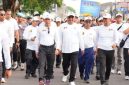 Tampak Kapolri Jenderal Listyo Sigit Prabowo dan Ketua PWI Pusat Ahmad Munir saat jalan santai di Kick off HPN 2026 di Serang, Banten. Foto MediaBanten.com