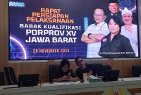 Ketua Panitia BK cabor Muaythai Jabar Dewi Kandiati Paramesty Tine saat memberikan keterangan terkait BK Porprov cabor Muaythai. PJ/Joel
