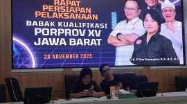 Ketua Panitia BK cabor Muaythai Jabar Dewi Kandiati Paramesty Tine saat memberikan keterangan terkait BK Porprov cabor Muaythai. PJ/Joel