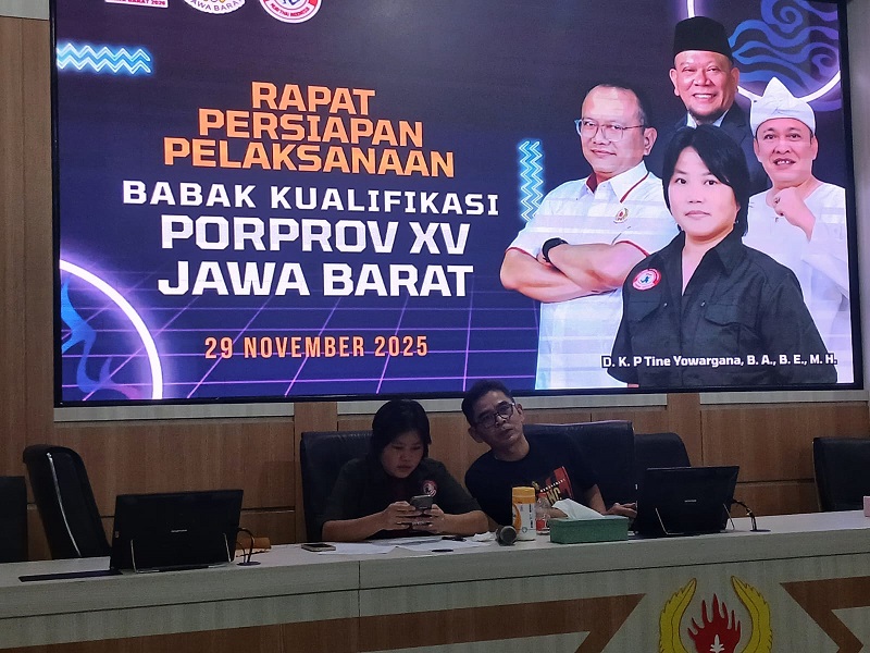 Ketua Panitia BK cabor Muaythai Jabar Dewi Kandiati Paramesty Tine saat memberikan keterangan terkait BK Porprov cabor Muaythai. PJ/Joel