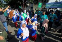 Ratusan santri menyemarakkan Parade Jam’iyyah Persis di Bojongloa Kaler Bandung. PJ/Dok