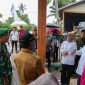 Wihaji saat berdialog dengan warga saat menyambangi Kampung KB di Ponpes Miftahul Ulum Garut. PJ/Dok