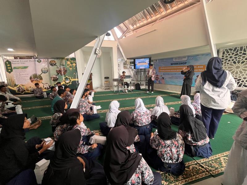 Sedikitnya 39 siswa SLBN Cicendo mengikuti workshop kesehatan reproduksi remaa yang digagas Kemdnukbangga/BKKBN Jabar. PJ/Dok