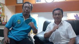 Keetua NPCI Kota Bandung Yadi (baju putih) didampingi Djumono bangga atas prestasi atletnya di peparpenas 2025. Joel