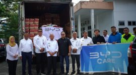 PT BYD Motor Indonesia menyalurkan bantuan untuk para korban banjir Sumatera, ke Sumbar, Sumut dan Aceh. PJ/Dok