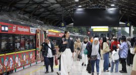 Selama dua hari angkutan Nataru 2026, PT KAI Daop 2 Bandung mencatat lebih 29 ribu penumpang memanfaatkan layanan kereta api. Tampak Suasana di stasiun Bandung yang cukup padat. PJ/Dok