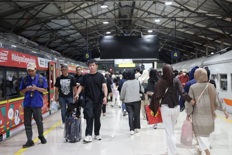 Suasa stasiun Bandung seminggu sebelum libur tahun baru 2026. PJ/Dok