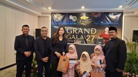 Manajemen L'Eminance Golf & Resort berpose bersama anak yatim disela Grand Opening, Sabtu (27/12/2025). PJ) Mal