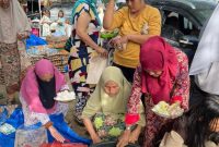 Lapak Makan Dhuafa dibantu ibu-ibu setempat menyiapkan makan setiap hari 1000 porsi untuk warga Aceh Tamiang. PJ/Dok